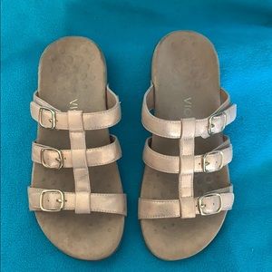Vionic rose gold sandal